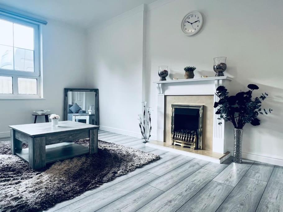 Superb 2 Bedroom Apartment With Free Parking Edinburgh Exterior foto
