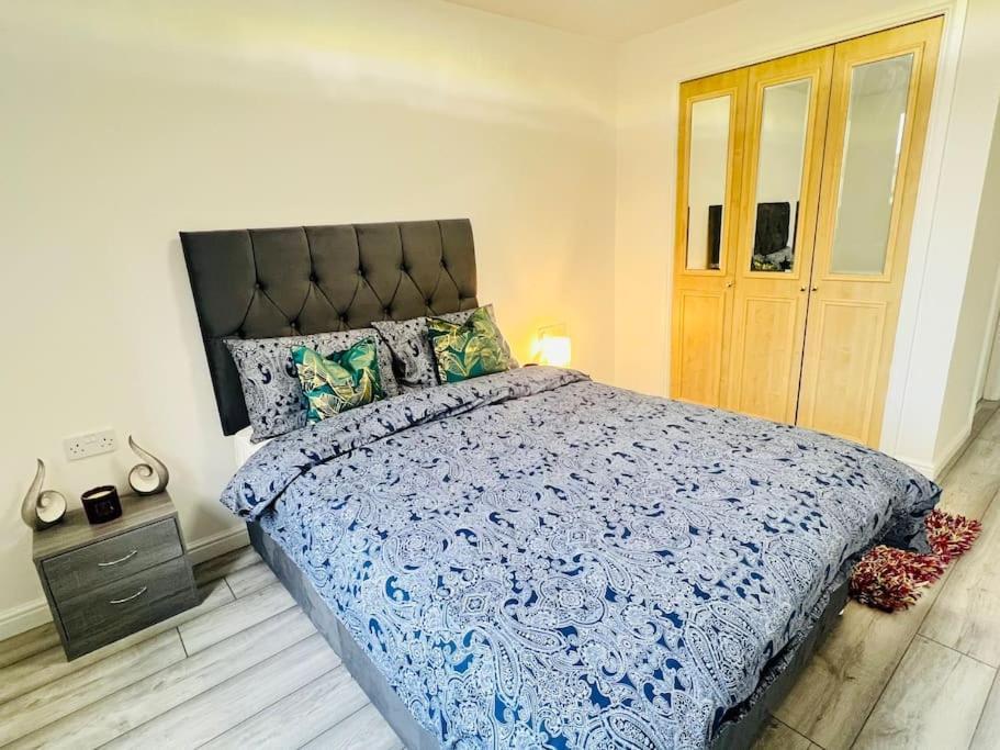 Superb 2 Bedroom Apartment With Free Parking Edinburgh Exterior foto