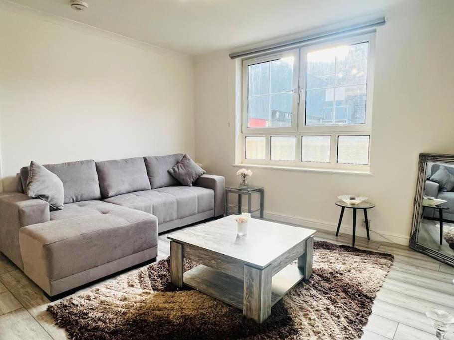Superb 2 Bedroom Apartment With Free Parking Edinburgh Exterior foto