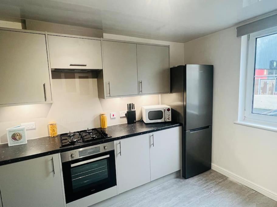 Superb 2 Bedroom Apartment With Free Parking Edinburgh Exterior foto