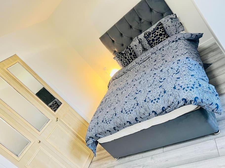 Superb 2 Bedroom Apartment With Free Parking Edinburgh Exterior foto